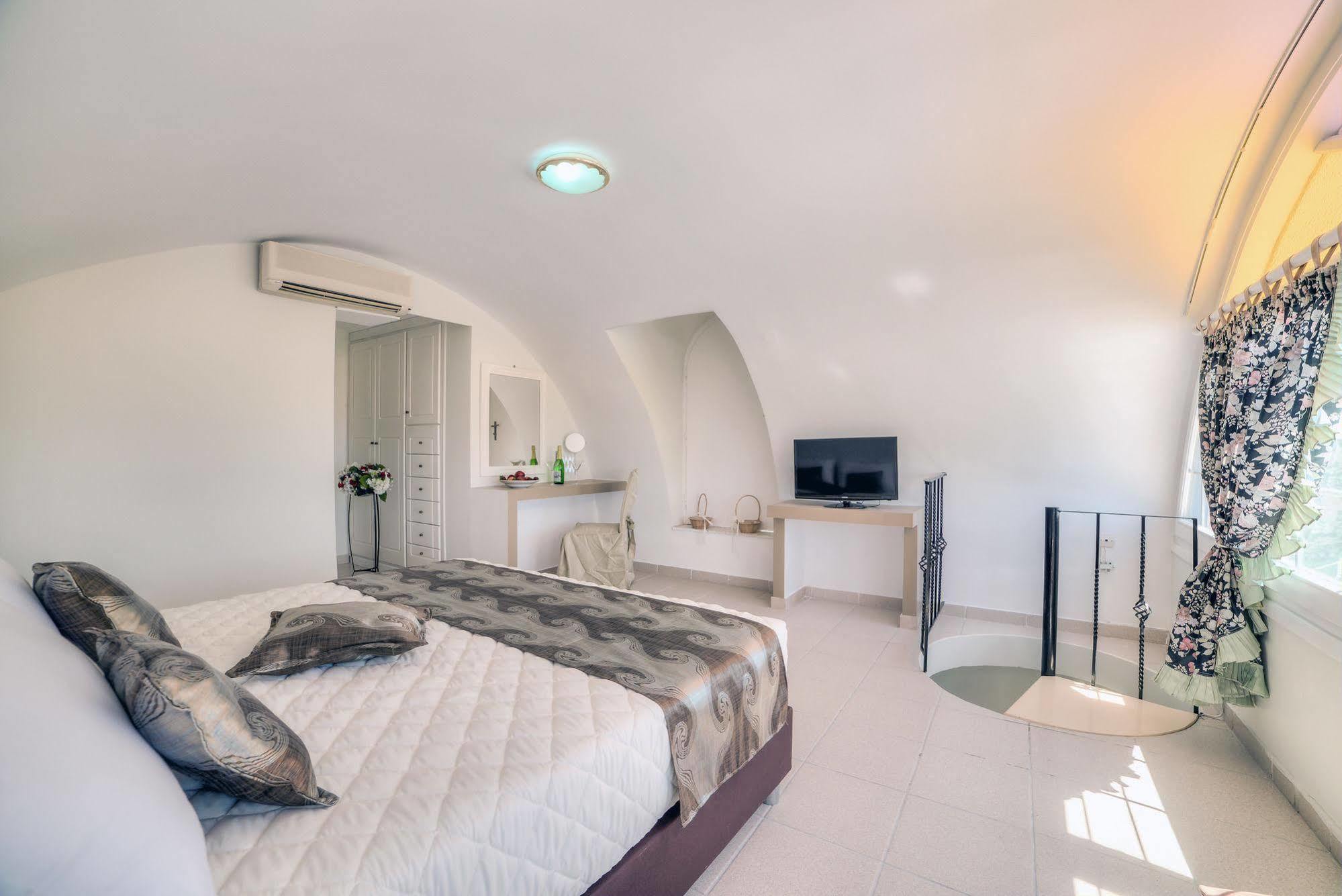 Pantheon Hotel Agios Georgios  Exterior photo
