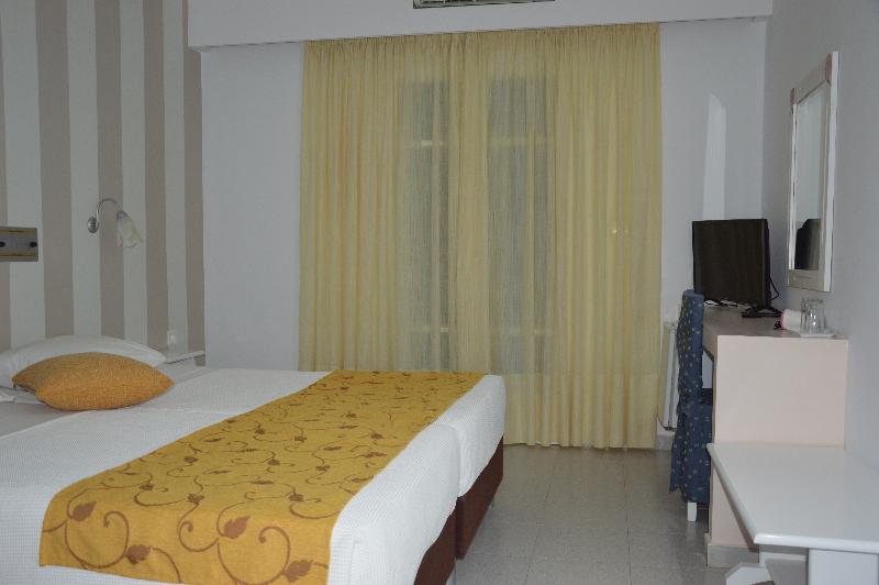 Pantheon Hotel Agios Georgios  Exterior photo